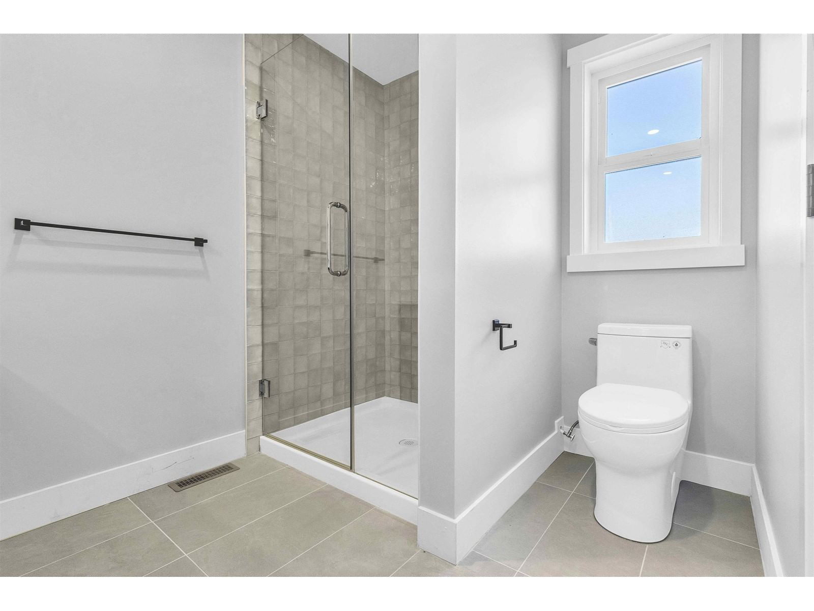 7686 196 ST Image 26