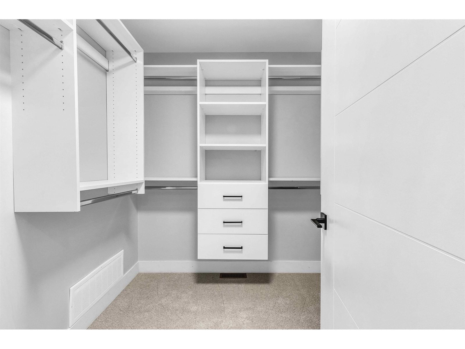 7686 196 ST Image 27