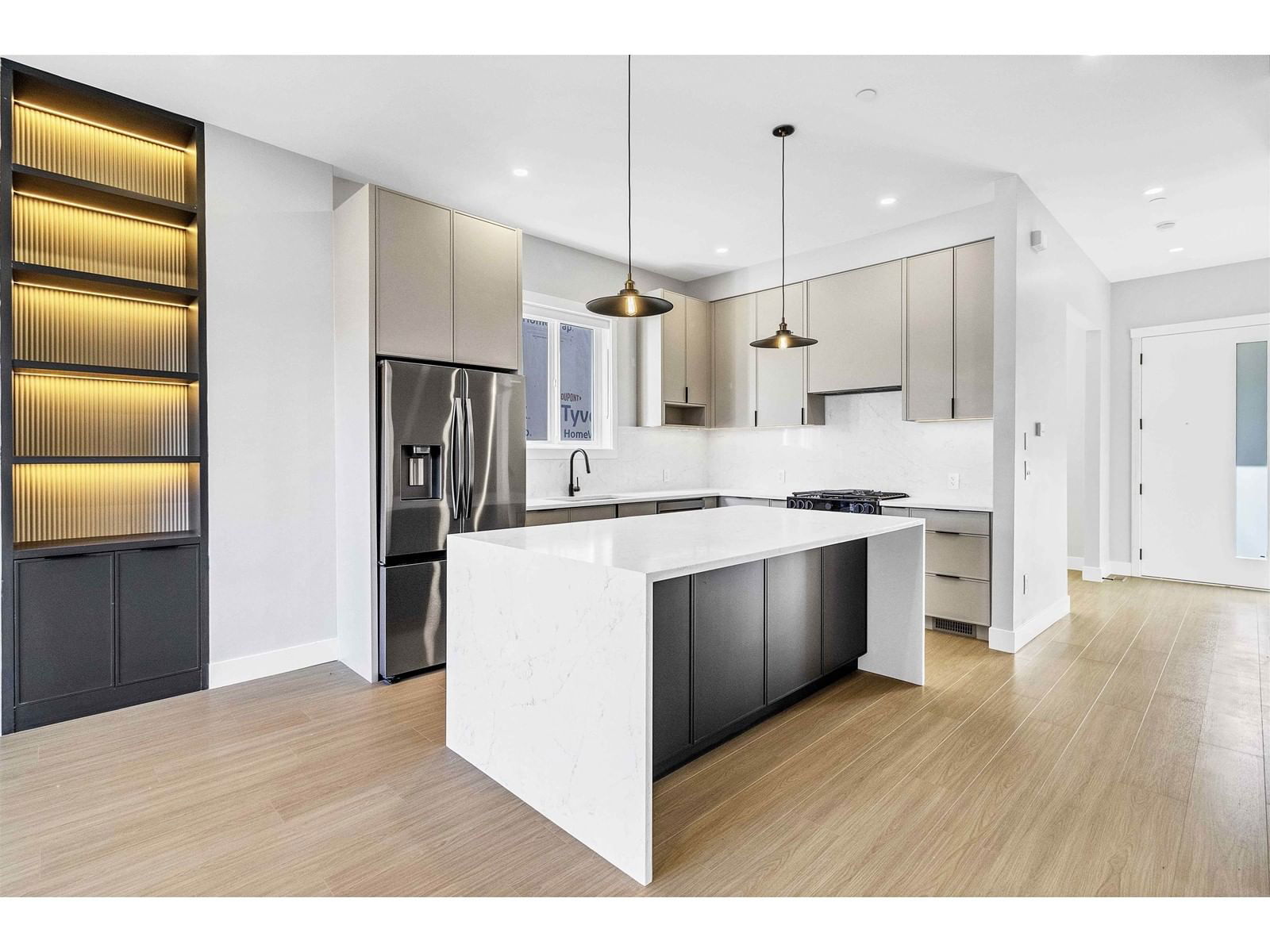 7686 196 ST Image 3