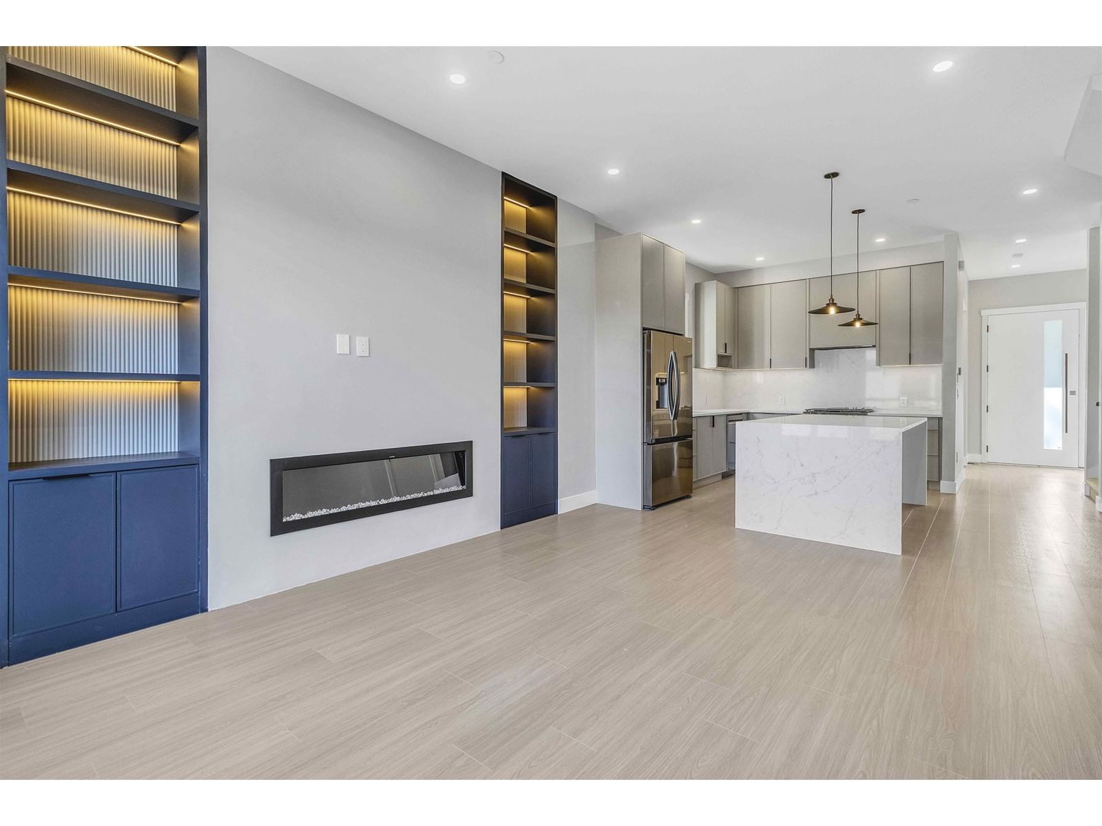 7686 196 ST Image 4