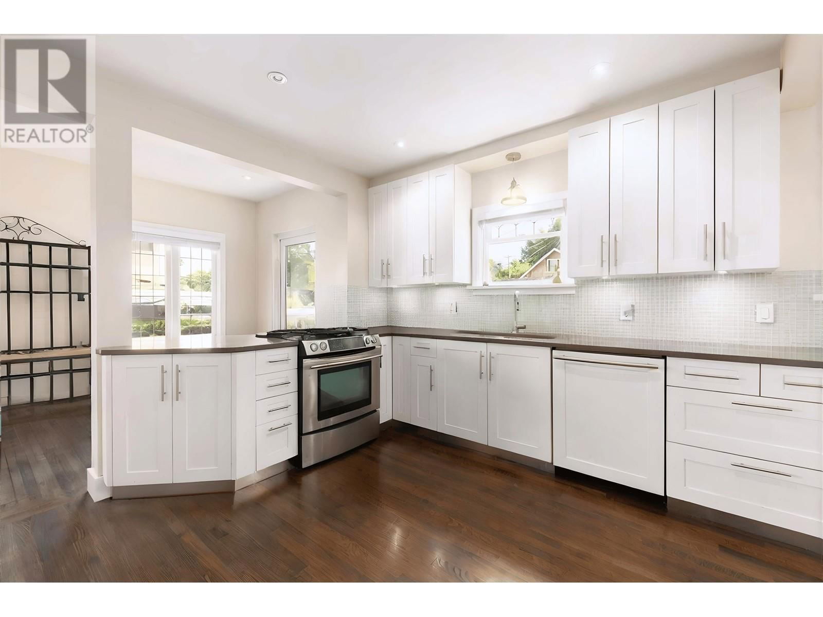 908 21ST AVENUE Image 10