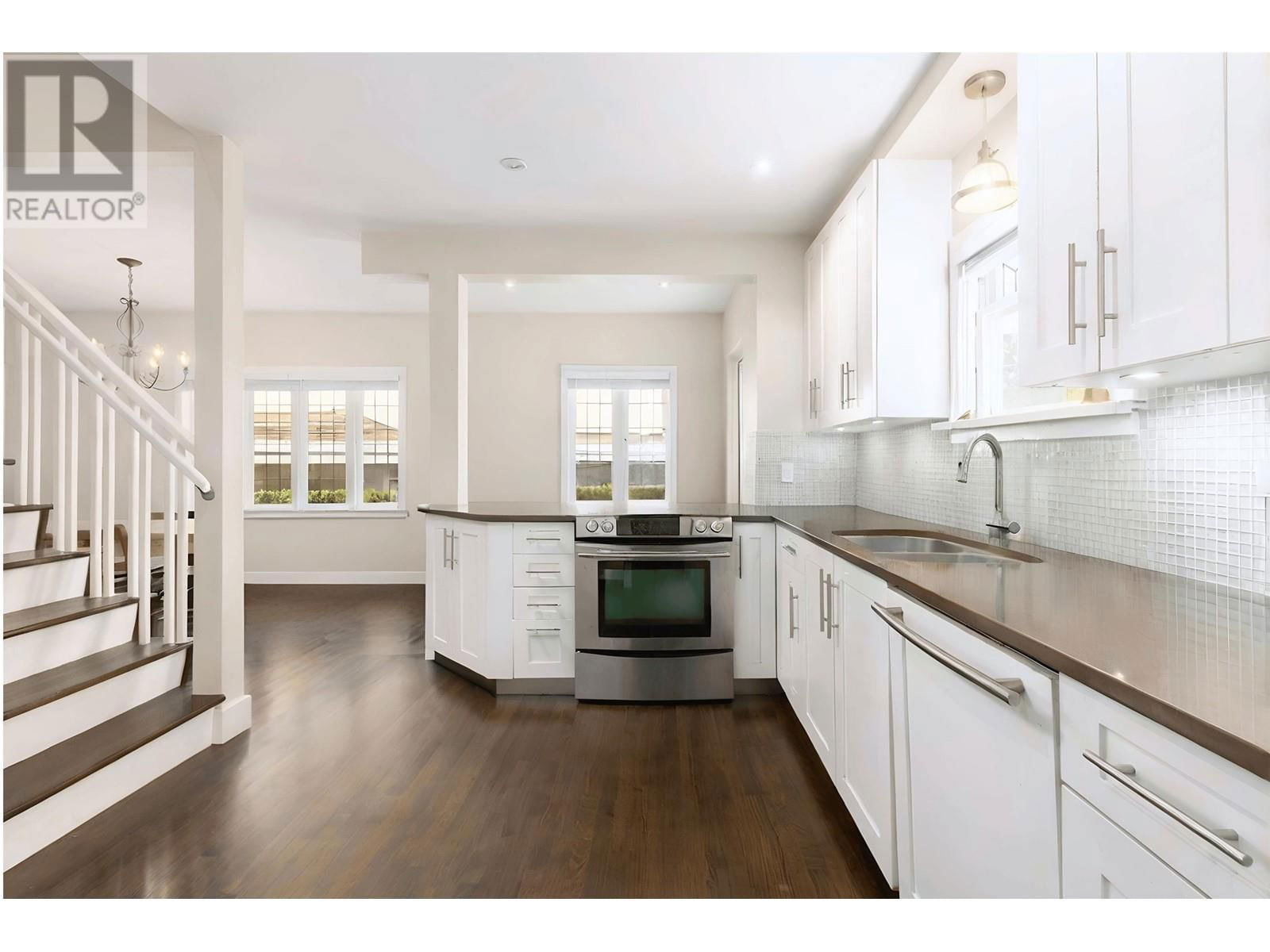 908 21ST AVENUE Image 12