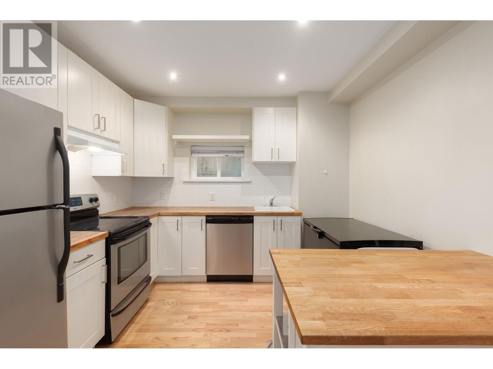 908 21ST AVENUE Image 22