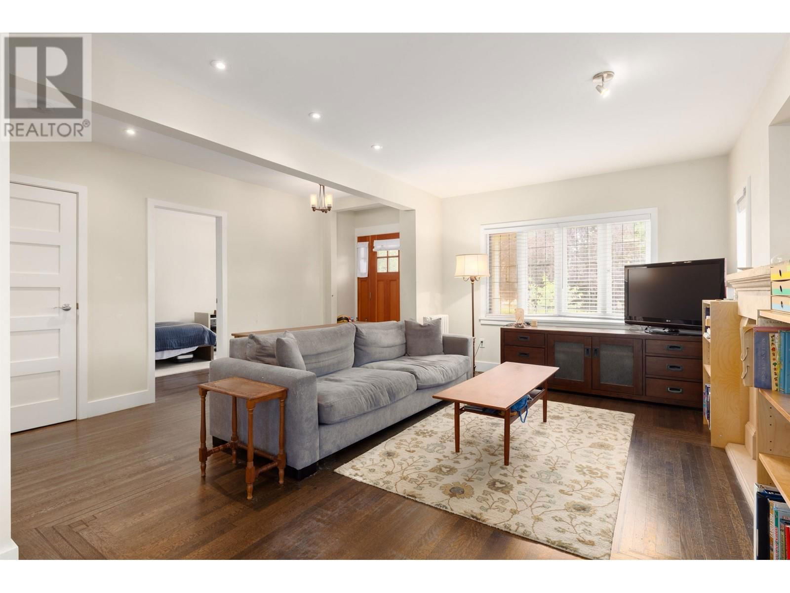 908 21ST AVENUE Image 6