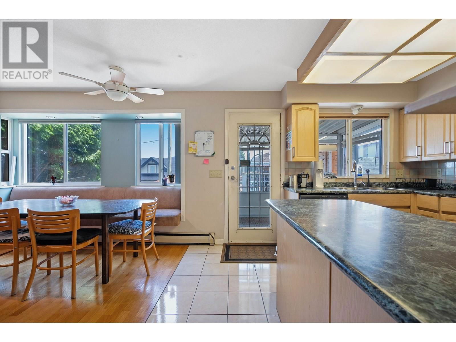 4988 SHERBROOKE STREET Image 15