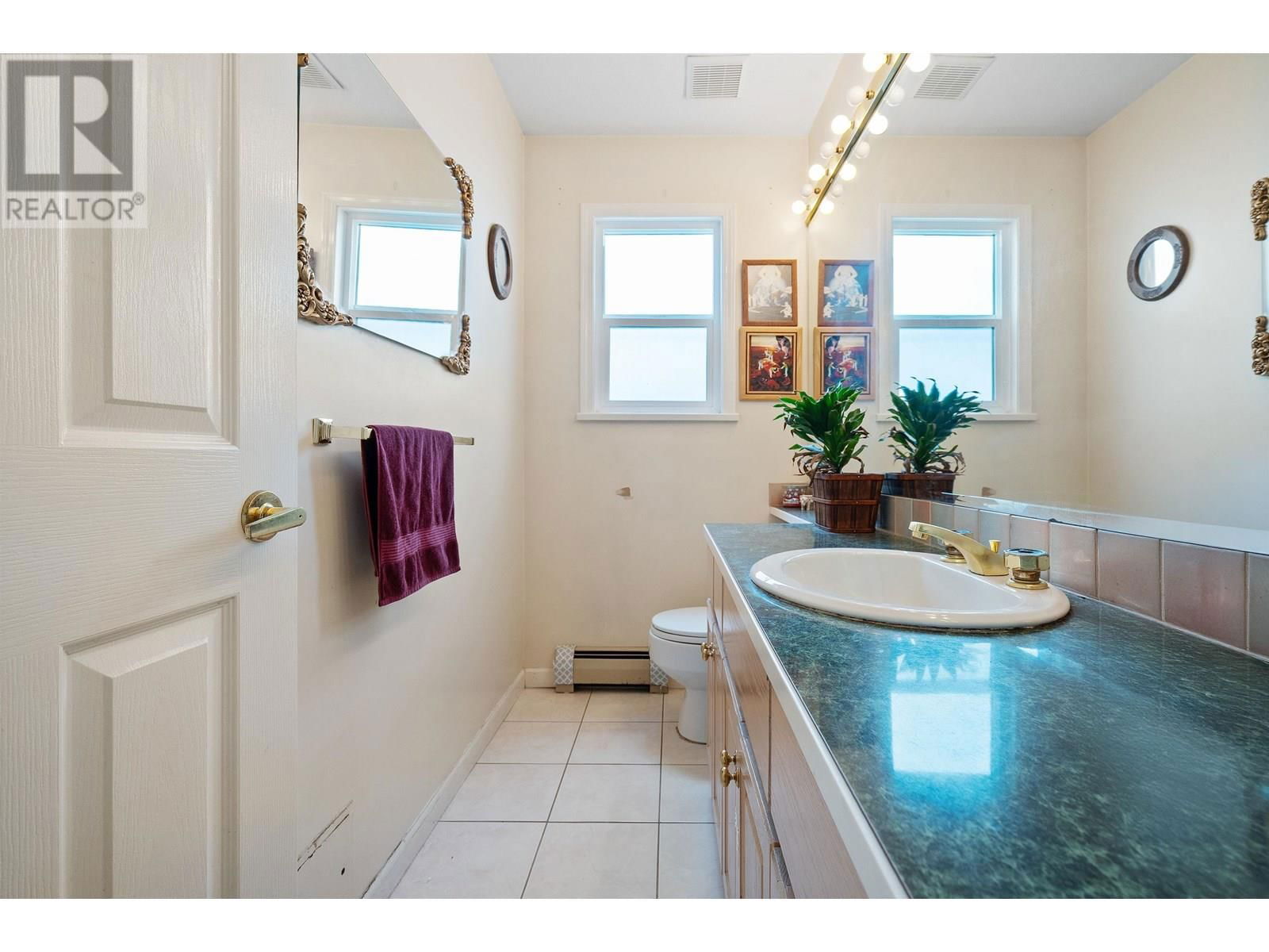 4988 SHERBROOKE STREET Image 26
