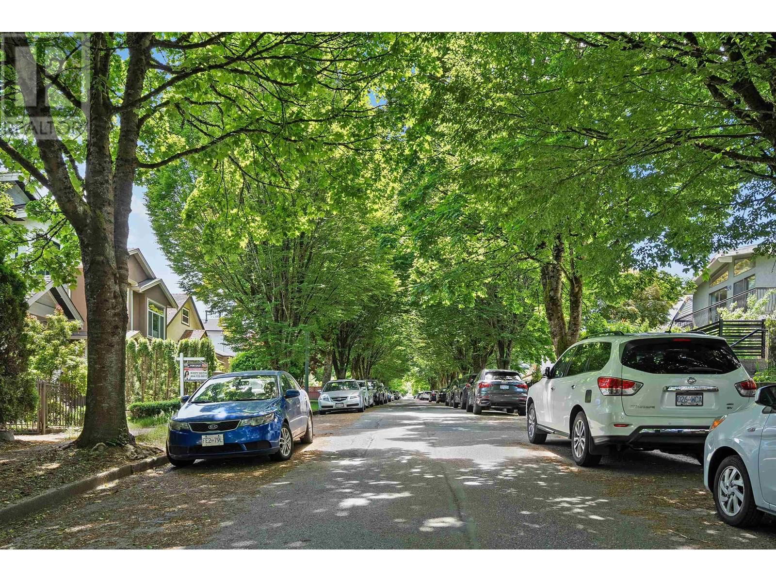 4988 SHERBROOKE STREET Image 32