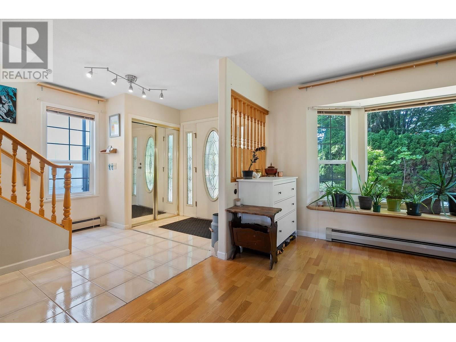 4988 SHERBROOKE STREET Image 7