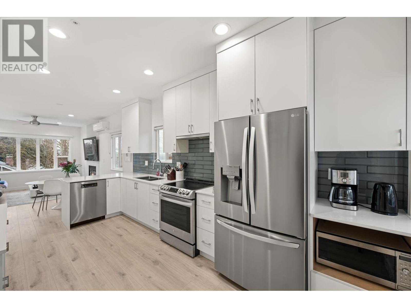 5260 ST. CATHERINES STREET Image 11