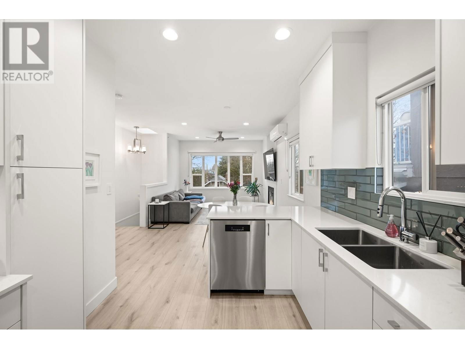 5260 ST. CATHERINES STREET Image 13