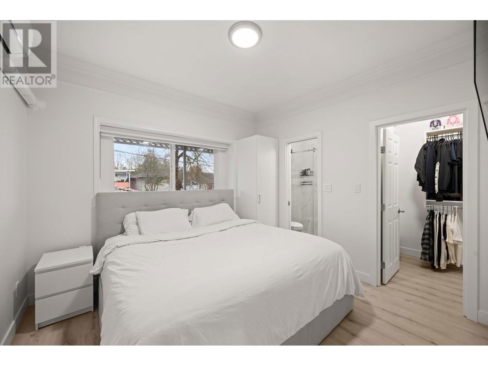 5260 ST. CATHERINES STREET Image 14