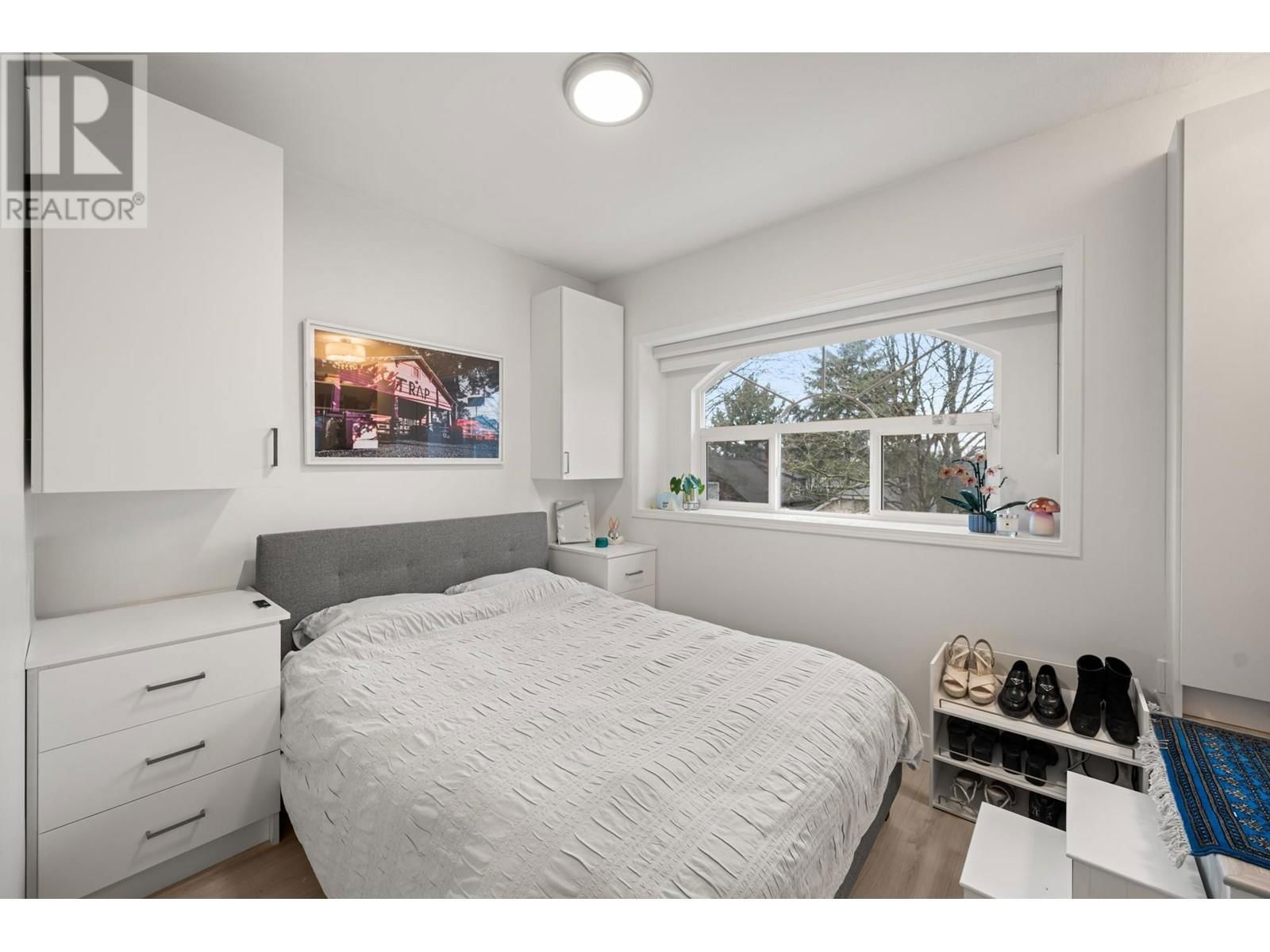 5260 ST. CATHERINES STREET Image 17