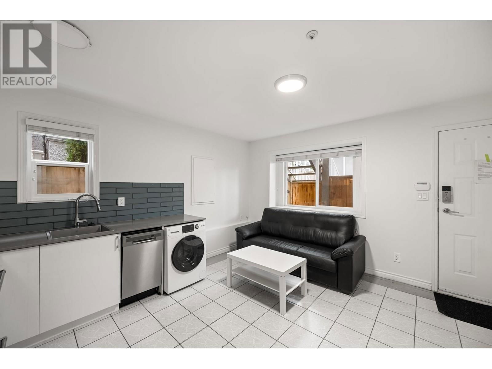 5260 ST. CATHERINES STREET Image 28
