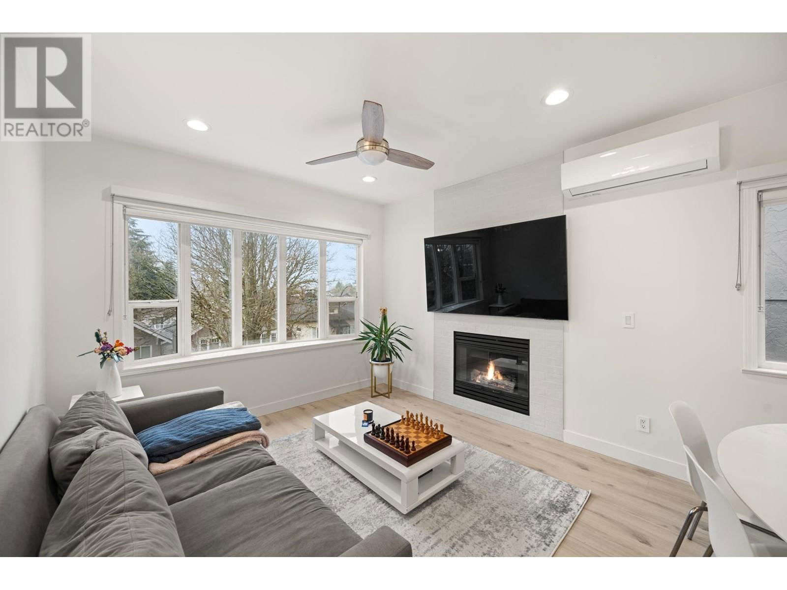 5260 ST. CATHERINES STREET Image 4
