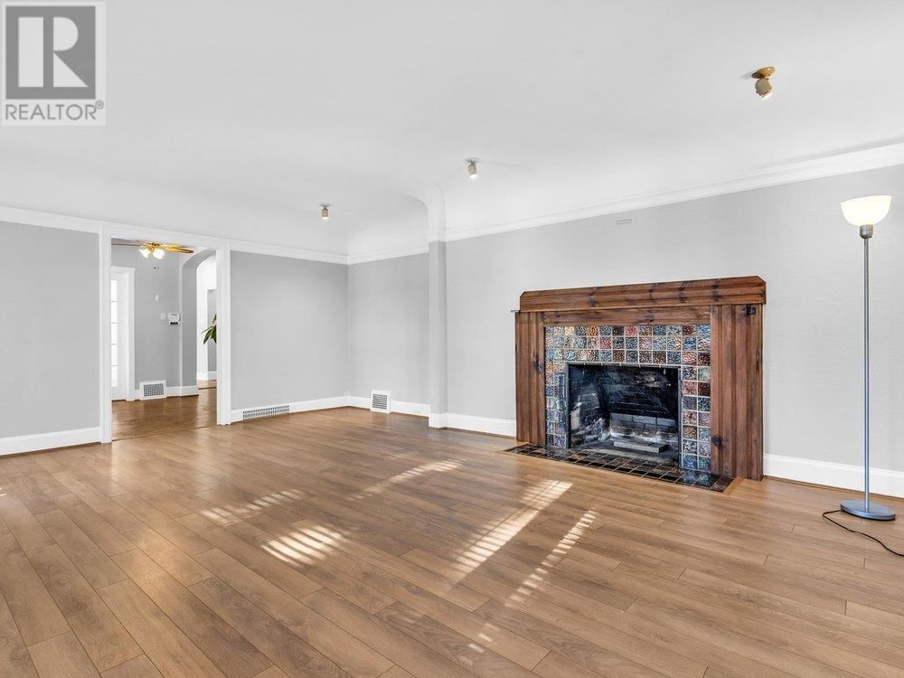 1751 KING EDWARD AVENUE Image 12