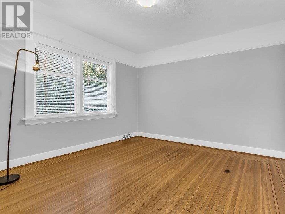 1751 KING EDWARD AVENUE Image 20