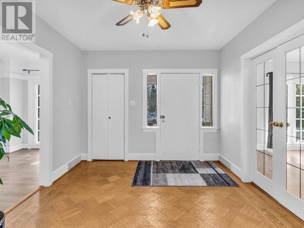 1751 KING EDWARD AVENUE Image 22