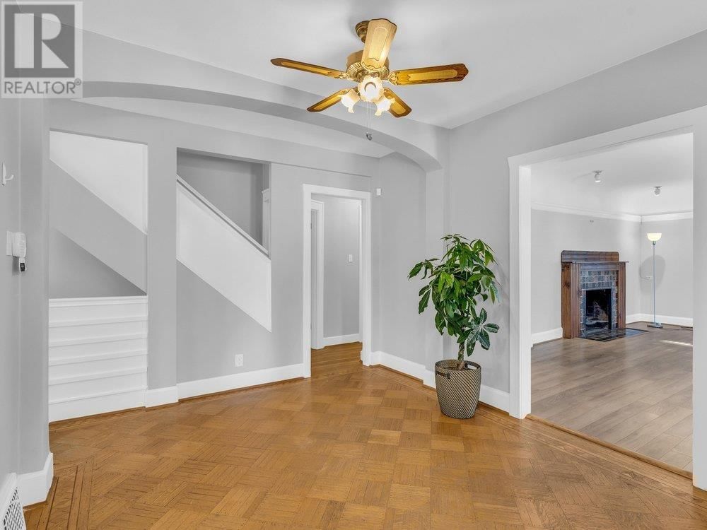 1751 KING EDWARD AVENUE Image 23