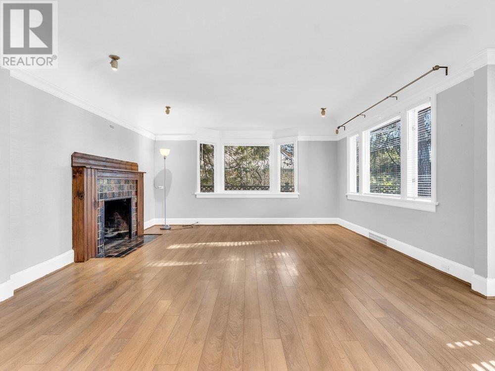 1751 KING EDWARD AVENUE Image 3