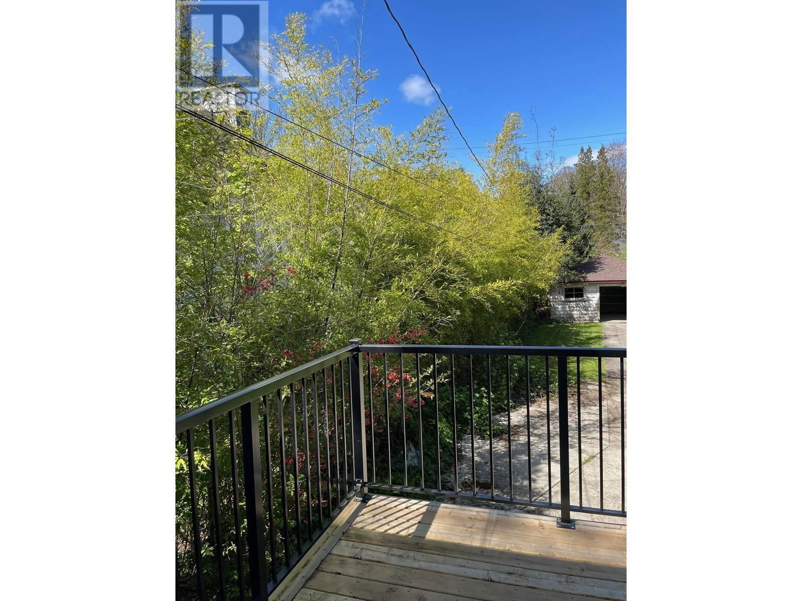 1751 KING EDWARD AVENUE Image 31