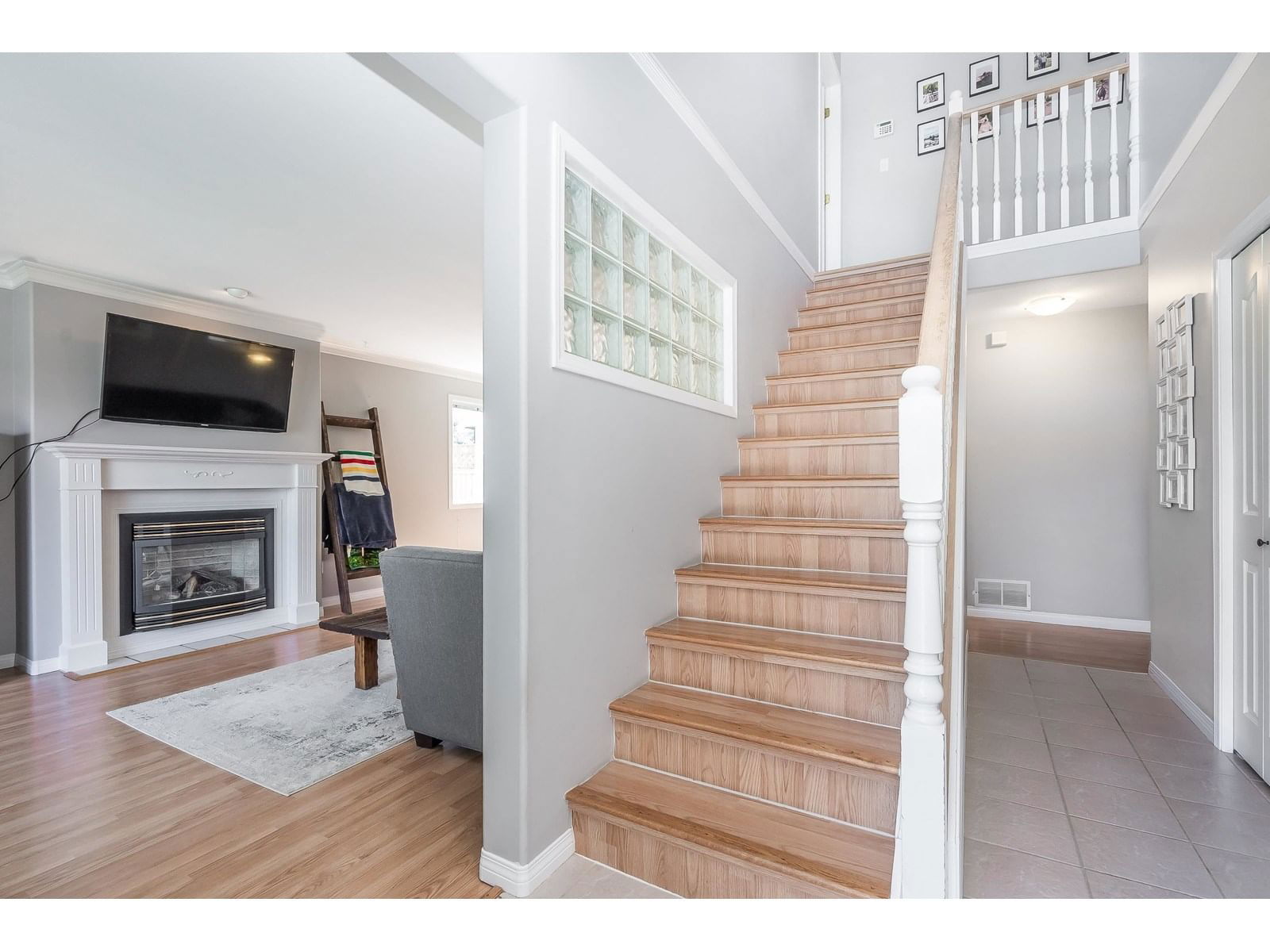 5657 KATHLEEN DRIVE Image 4
