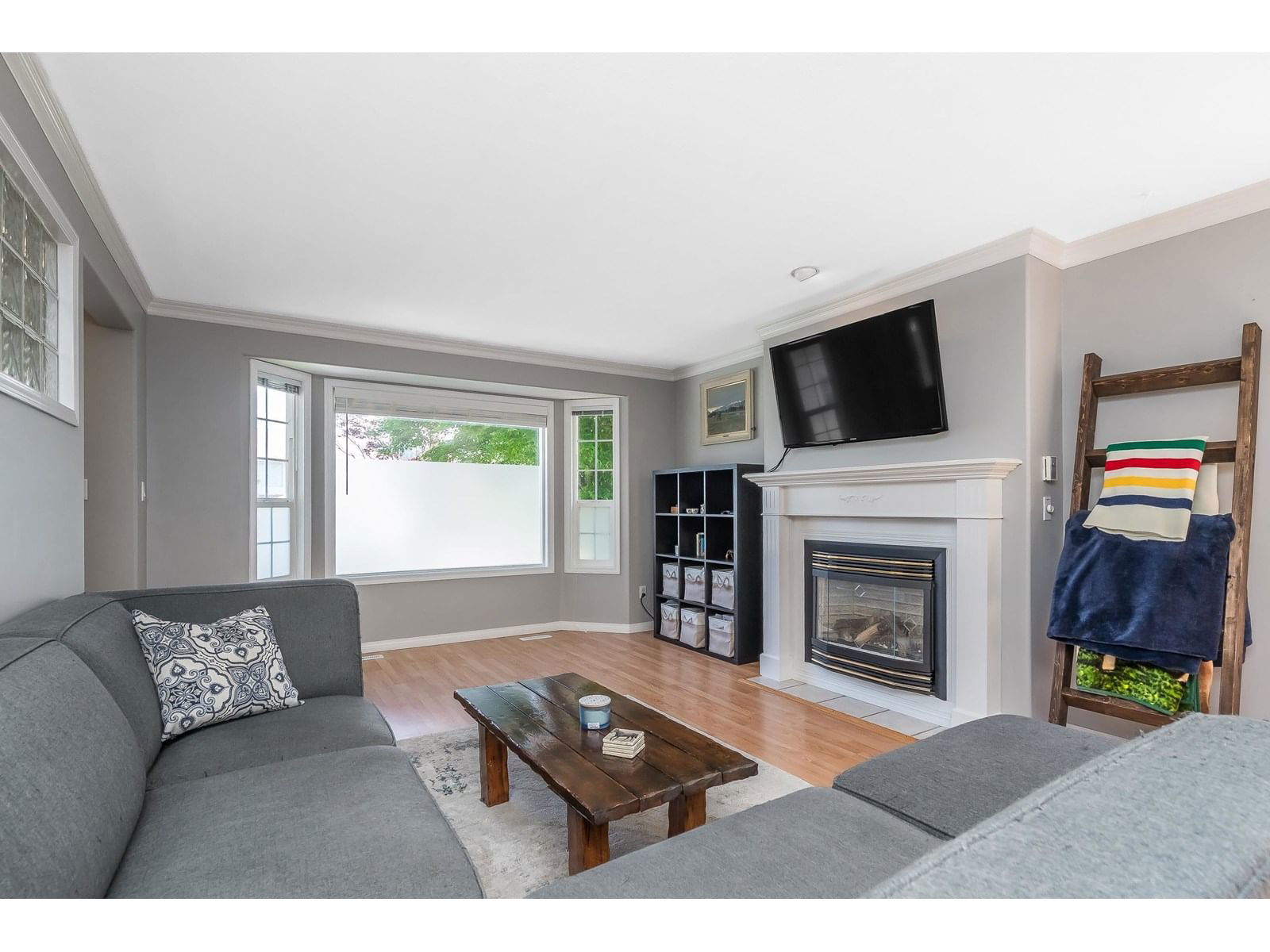 5657 KATHLEEN DRIVE Image 7