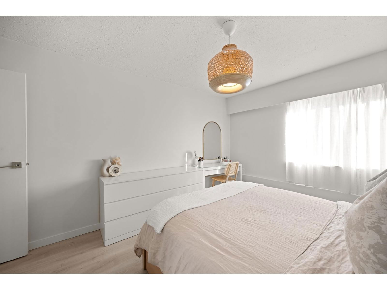 111 - 2551 WILLOW Image 16
