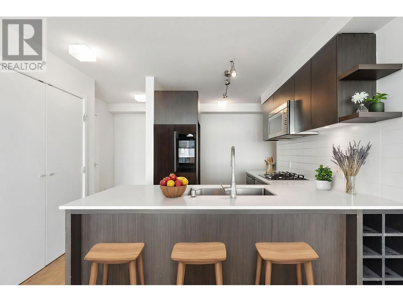 1205 - 7988 ACKROYD ROAD Image 6