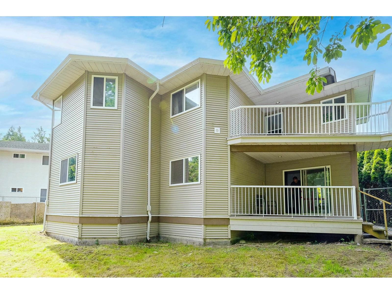 27269 32B Image 7