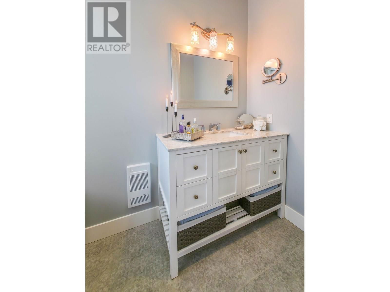 1494 CHESTNUT STREET Image 20