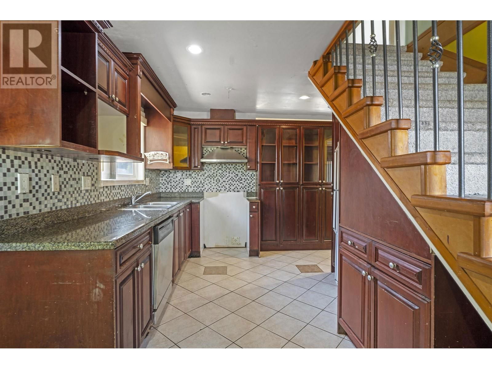 743 DURWARD AVENUE Image 13
