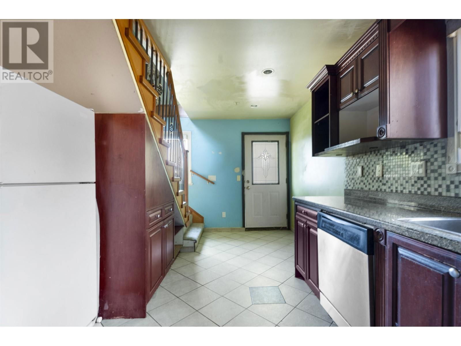 743 DURWARD AVENUE Image 25