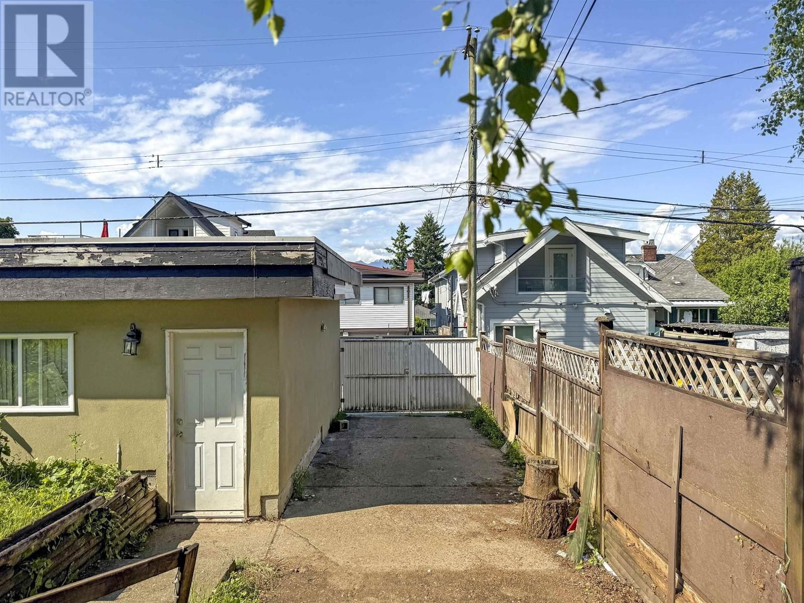 743 DURWARD AVENUE Image 37
