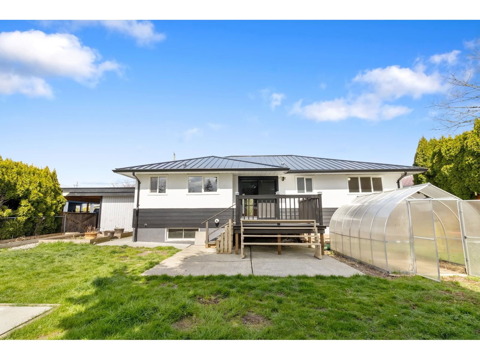 46160 LARCH AVENUE Image 31