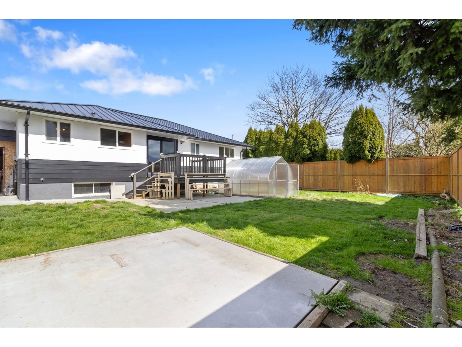 46160 LARCH AVENUE Image 32