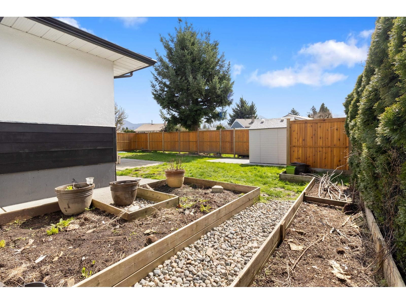 46160 LARCH AVENUE Image 33