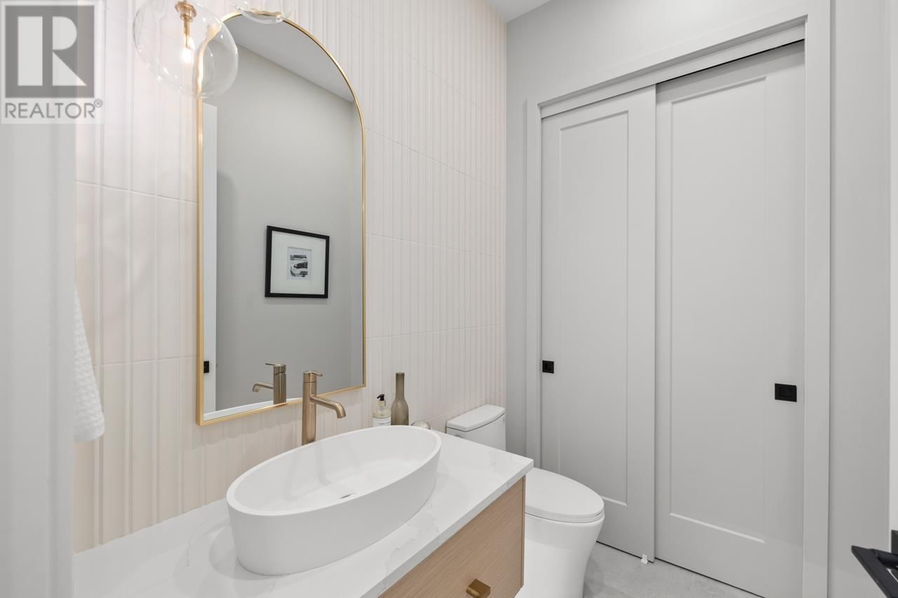 1 - 4648 ELGIN STREET Image 16