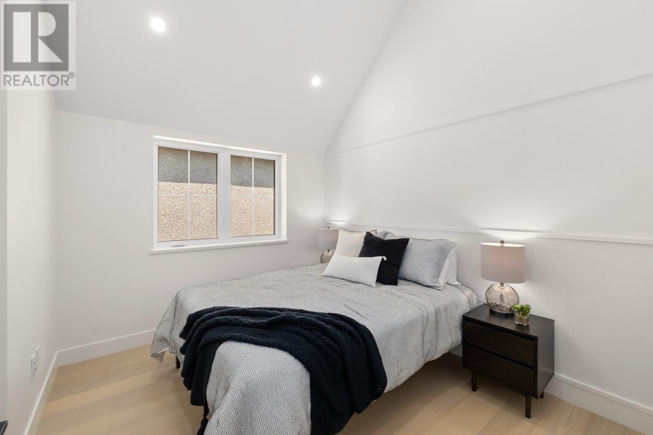 1 - 4648 ELGIN STREET Image 24