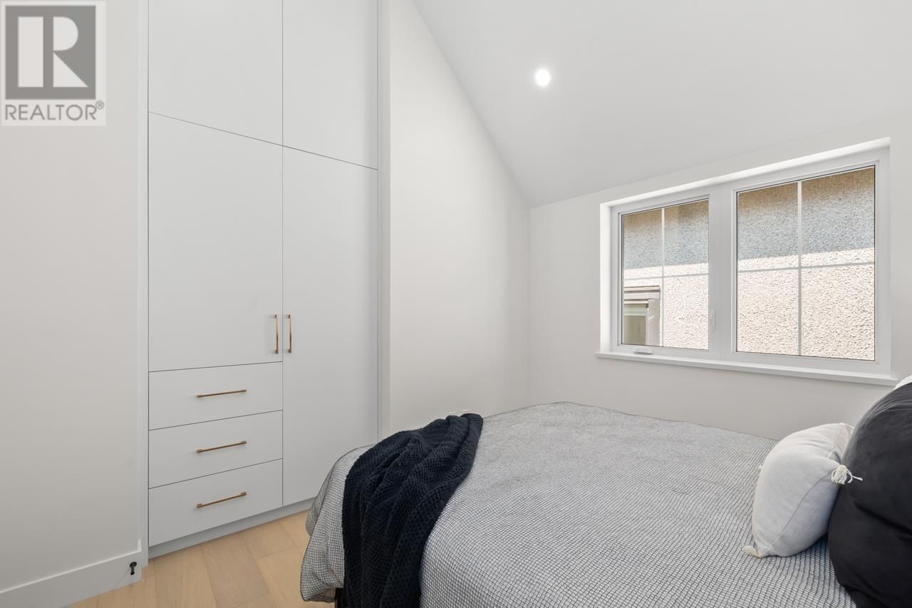 1 - 4648 ELGIN STREET Image 25