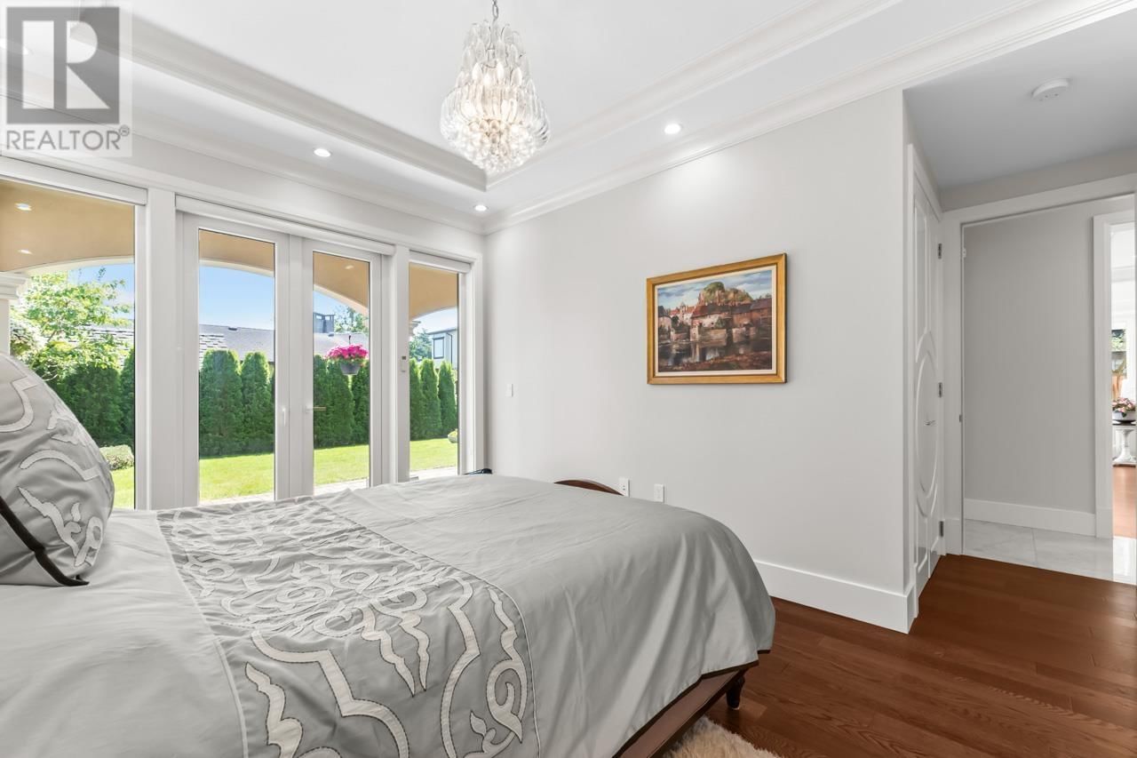 6480 CAMSELL CRESCENT Image 32