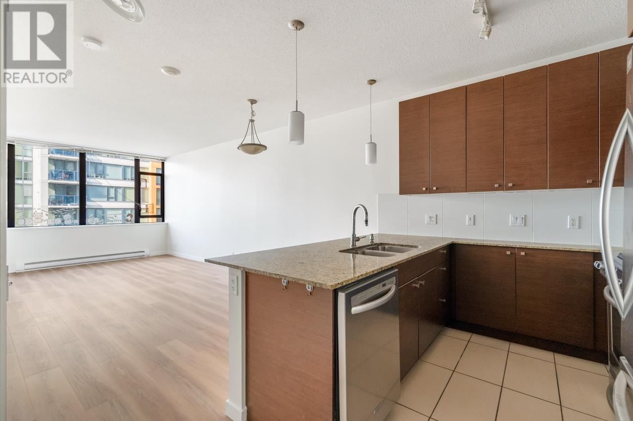 305 - 7360 ELMBRIDGE WAY Image 7