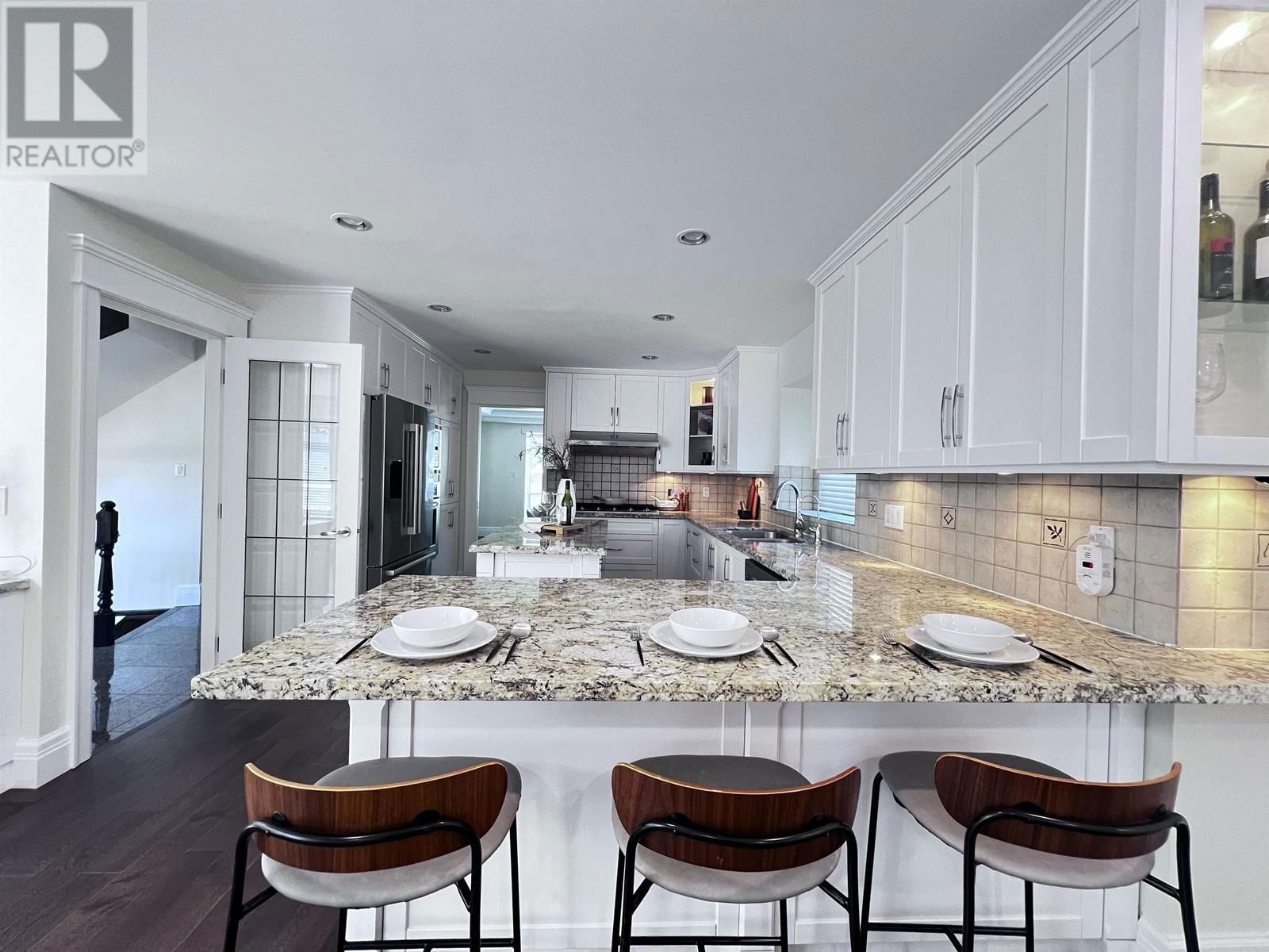 2508 34TH AVENUE Image 10