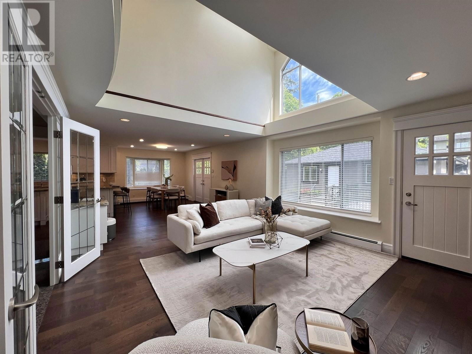 2508 34TH AVENUE Image 15