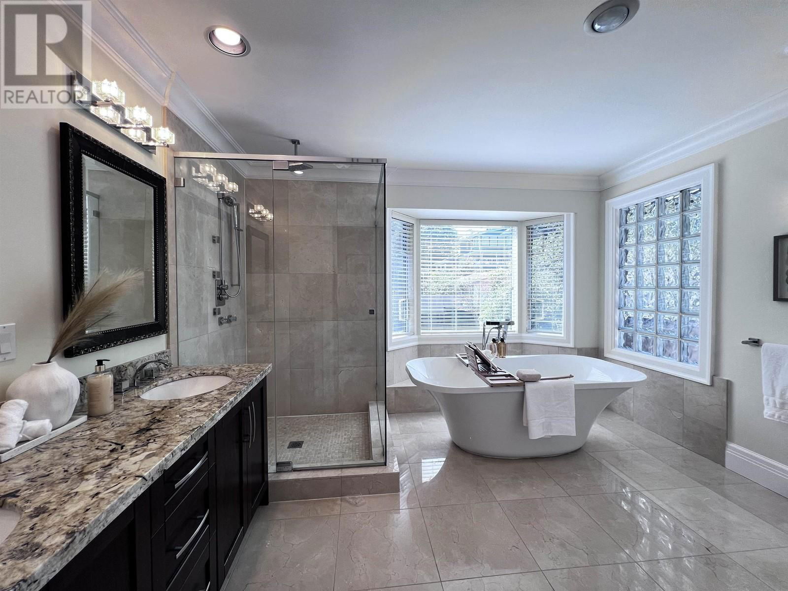 2508 34TH AVENUE Image 17