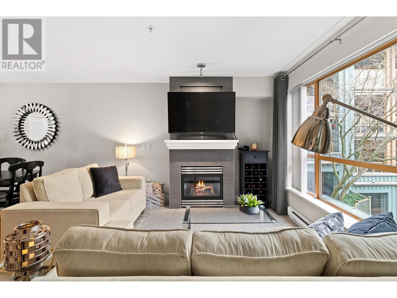 204 - 285 NEWPORT DRIVE Image 11