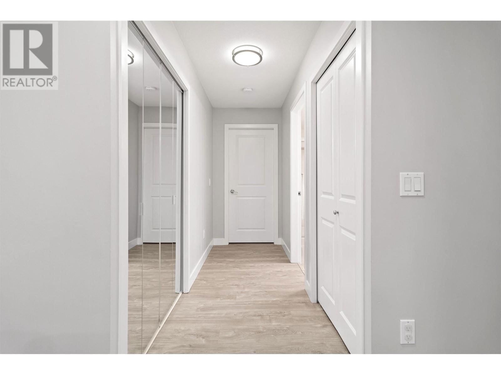 204 - 285 NEWPORT DRIVE Image 12