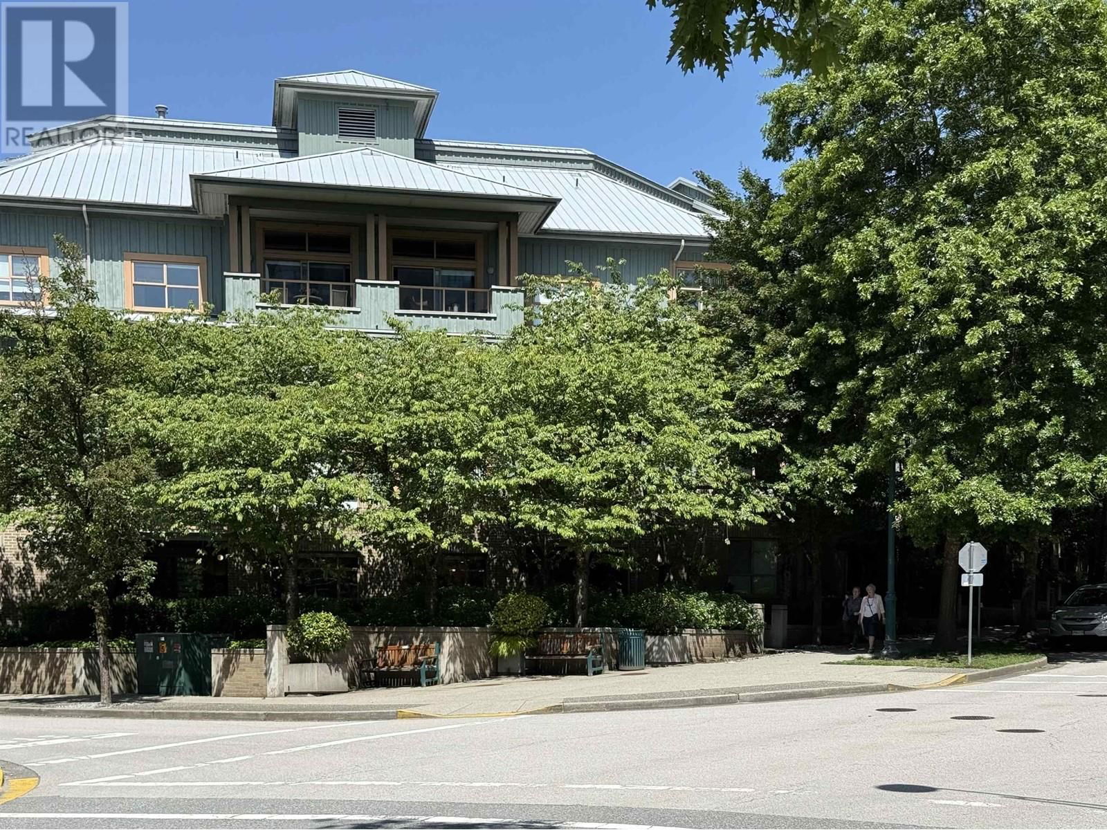 204 - 285 NEWPORT DRIVE Image 25