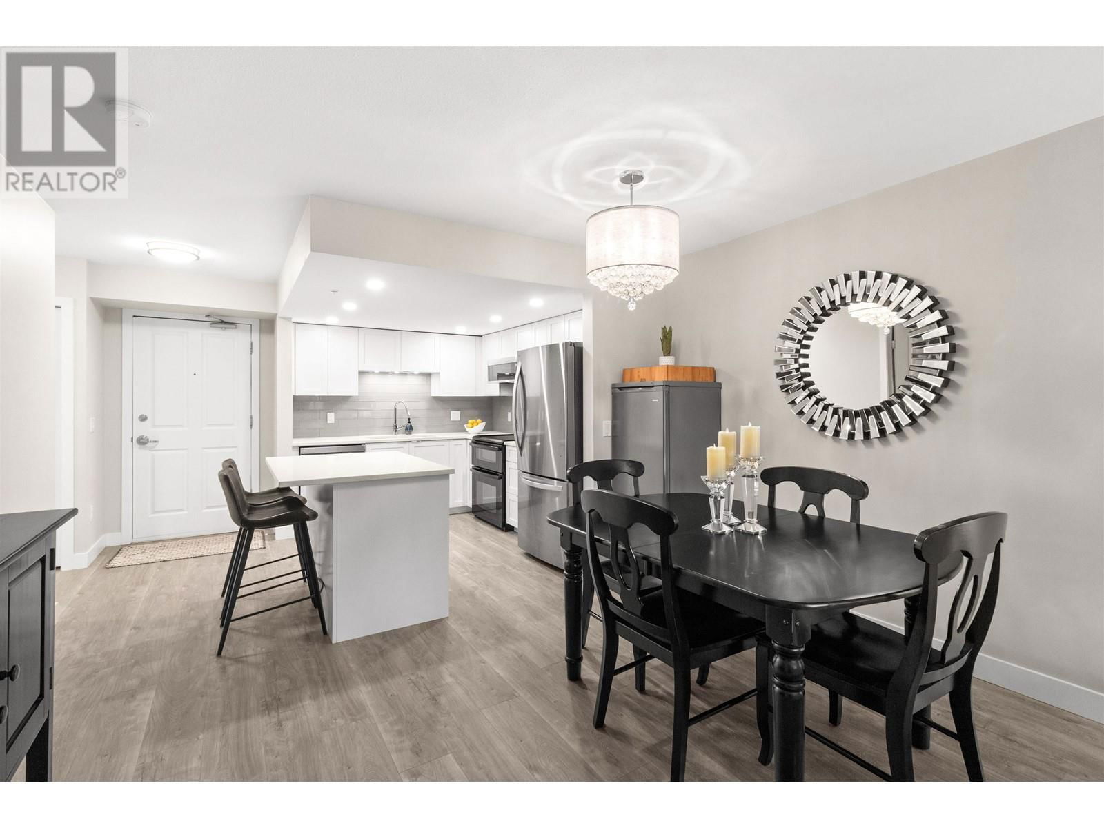 204 - 285 NEWPORT DRIVE Image 5