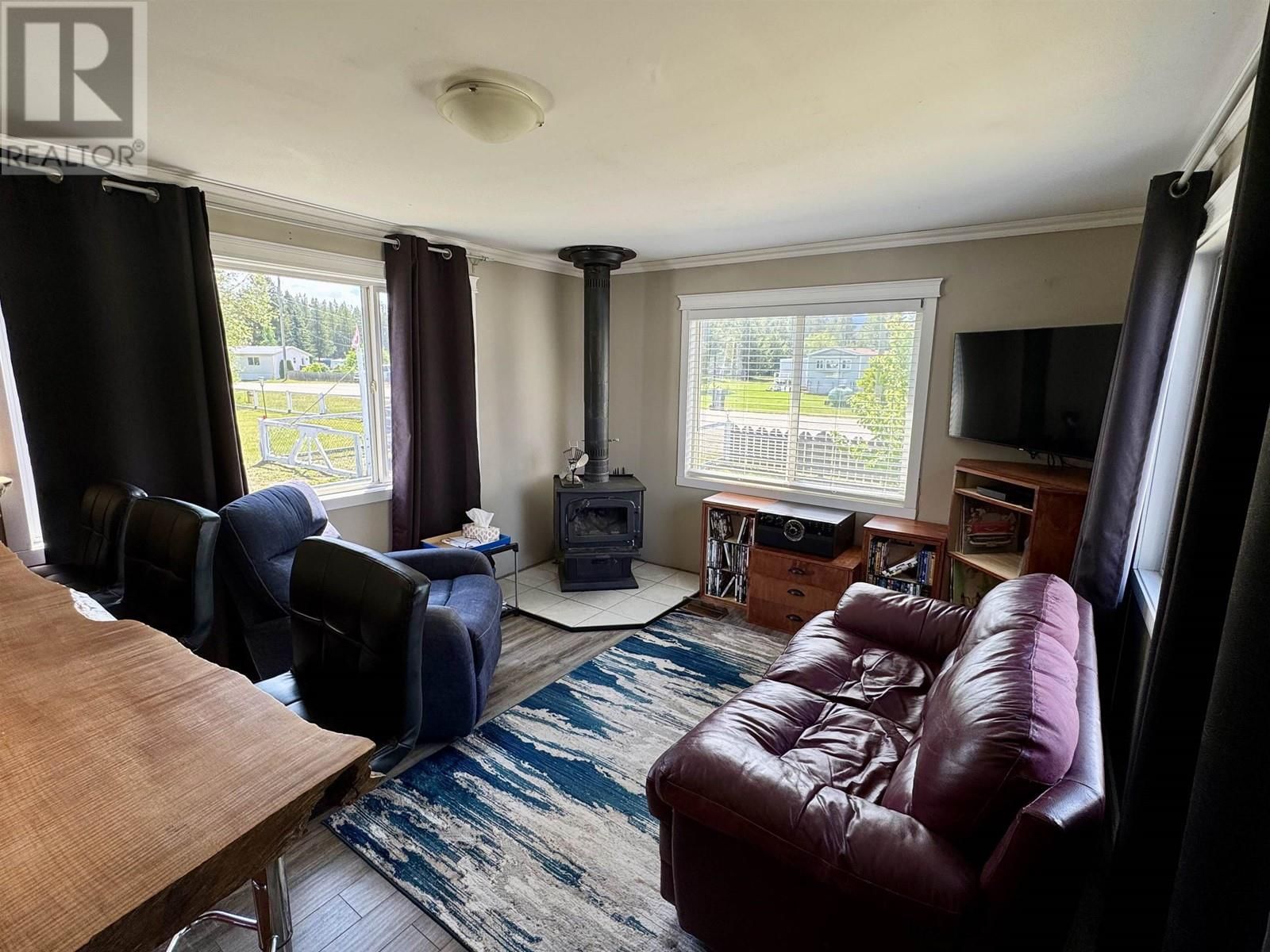 970 BEAVEN CRESCENT Image 15