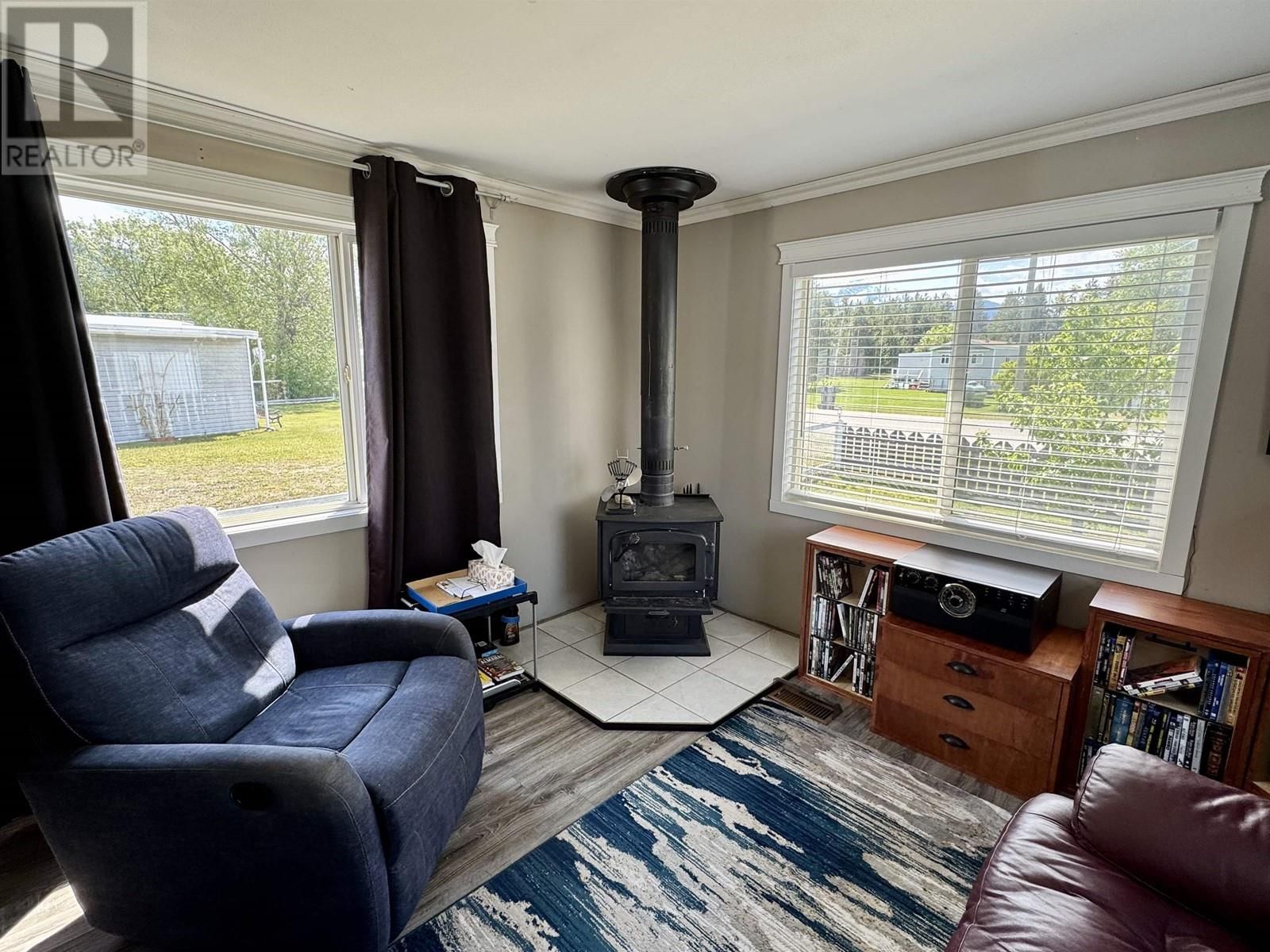 970 BEAVEN CRESCENT Image 16